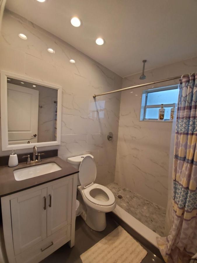 Lakefront Vacation Home - Sleeps 8 Davie Exterior photo