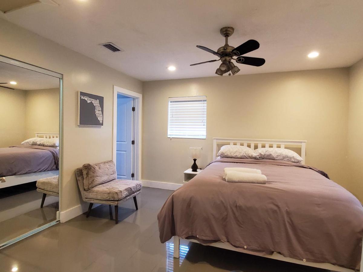 Lakefront Vacation Home - Sleeps 8 Davie Exterior photo
