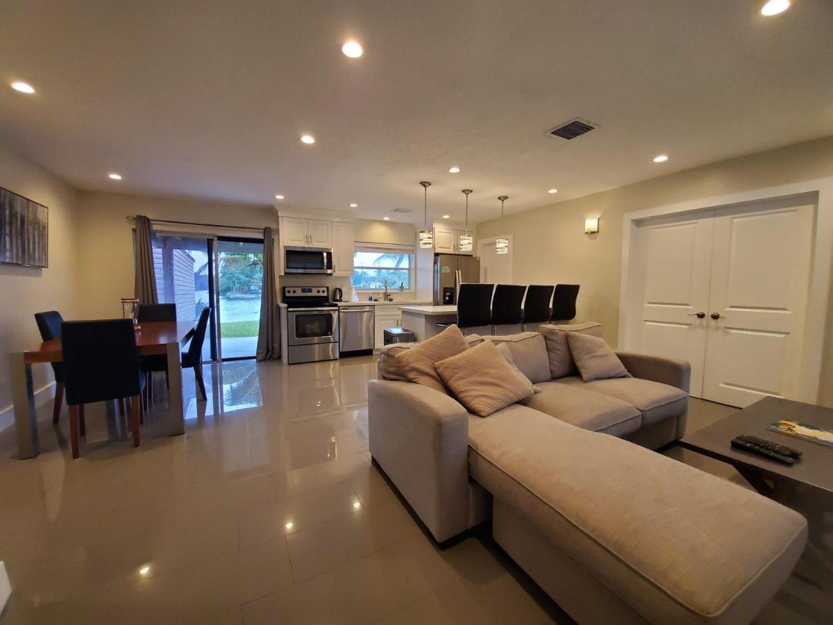 Lakefront Vacation Home - Sleeps 8 Davie Exterior photo