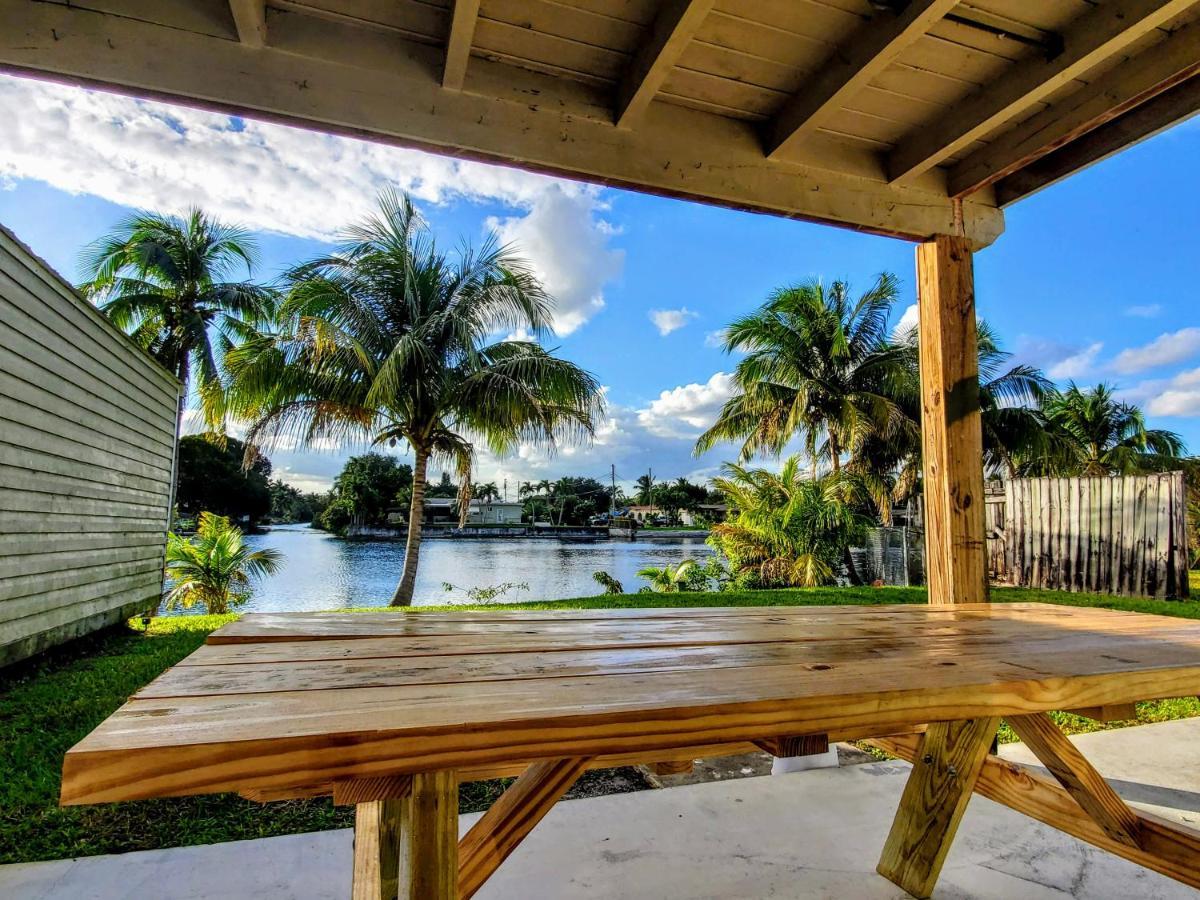 Lakefront Vacation Home - Sleeps 8 Davie Exterior photo
