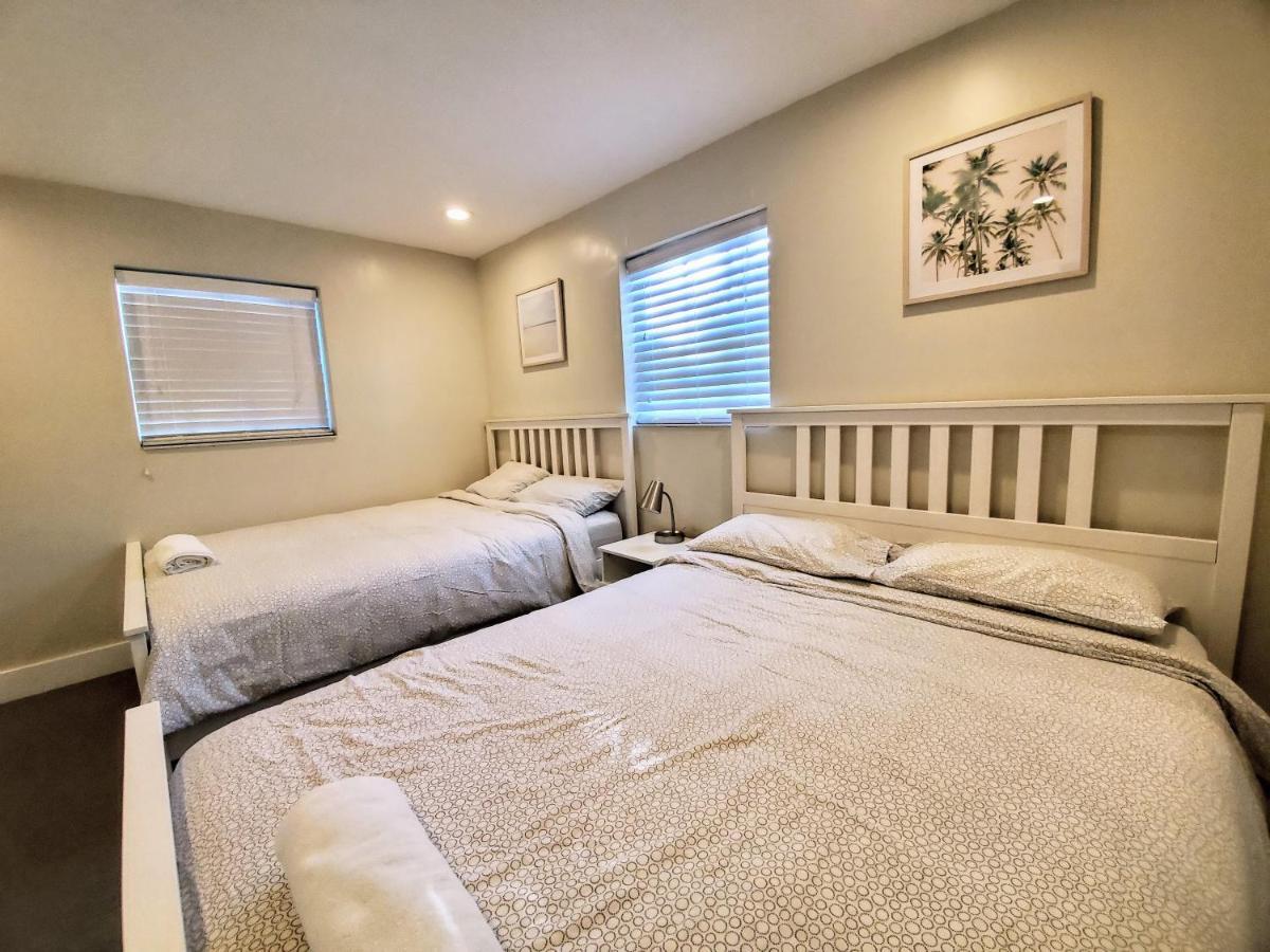 Lakefront Vacation Home - Sleeps 8 Davie Exterior photo